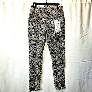 NWT Seven7 Tummyless High Rise Snake Print Skinny Jeans 6